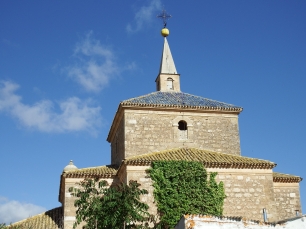 La ermita de Honrubia, en una vista exterior que sitúa el recorrido en el municipio.