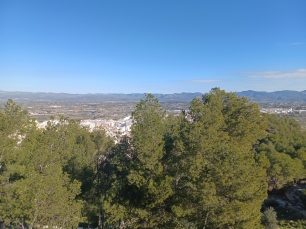Vista del piedemonte de Llíria desde las alturas del municipio, con la llanura agrícola extendiéndose hacia el Turia.