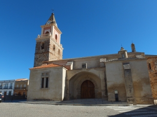 La iglesia parroquial de La Purísima Concepción sitúa la historia en el núcleo de Valle de la Serena, cuya identidad también quedó marcada por las Minas de San Nicolás.