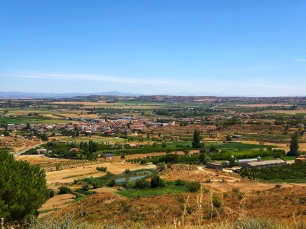 Vista de Binaced y del paisaje que rodea el núcleo.