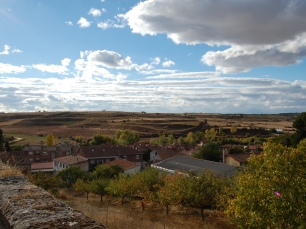 Vista de Cardeñadijo y del paisaje que rodea el núcleo del municipio.