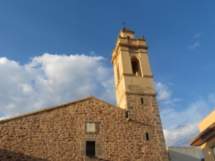 La antigua iglesia parroquial de San Miguel, hoy Casa de Cultura, en el tejido histórico de Quart de les Valls.
