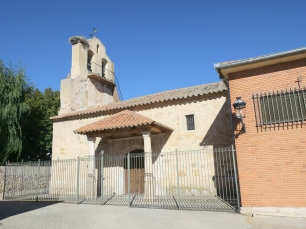 La iglesia de Nuestra Señora de la Asunción, reconstruida entre 1971 y 1972, conserva la portada del mediodía de la construcción del siglo XVI.