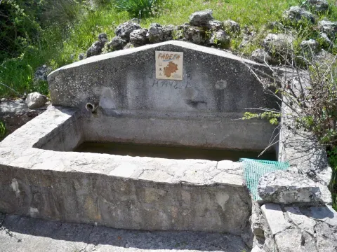 Fuente Pera, una de las fuentes históricas de Loranca. Los manantiales hacen visible la relación del pueblo con el agua.