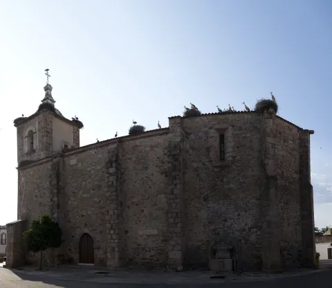 La iglesia parroquial de Trujillanos, dedicada a la Santísima Trinidad, en una vista exterior del templo.
