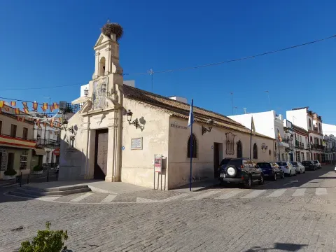 La iglesia de San Bartolomé forma parte del paisaje construido de Cantillana.