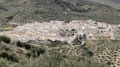 Carchelejo y la Sierra de Cárchel, en el paisaje serrano que comparten los núcleos de Cárcheles.