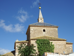 La ermita de Honrubia, en una vista exterior que sitúa el recorrido en el municipio.