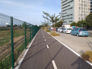 Terrenos abiertos y edificación junto al corredor València-Albal, en el contacto entre el paisaje agrícola y el borde urbano.