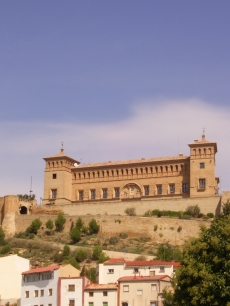 El castillo de Alcañiz, símbolo del recinto amurallado impulsado por la orden de Calatrava.